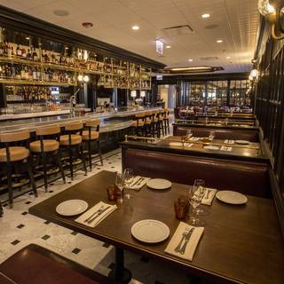 Margeaux Brasserie - Waldorf Astoria