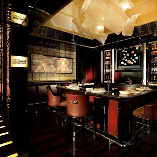 Almas Caviar Bar - The Ritz-Carlton Hong Kong