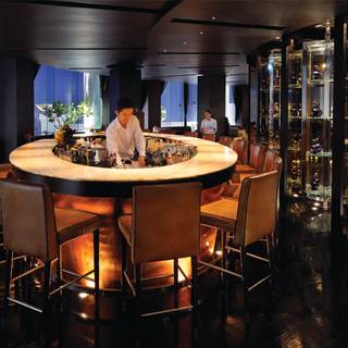 Distil Bar – Tower Club at lebua State Tower