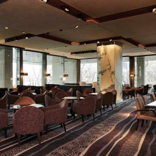 Cocktail & Tea Lounge - Keio Plaza Hotel
