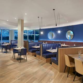 Gallery Cafe @ Hyatt Place London Heathrow Airport Hotel