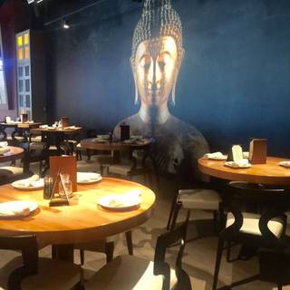10 Restaurants Near Doubletree By Hilton Hotel Los Angeles Wokcano Culver City