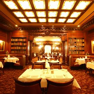 Hy's Steak House - Waikiki