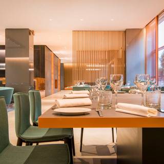 Point Restaurant & Bar