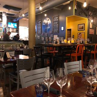 EAT Restaurant and Bar