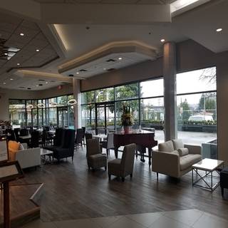 Acqua Restaurant + Bar