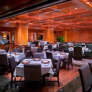 Best Restaurants In Youngstown Opentable Gatsby S At The Avalon Inn