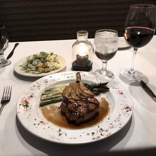 Jacob's on the Plaza - Doubletree by Hilton