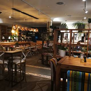 DOMINIQUE / Café, Bistro, Boulangerie