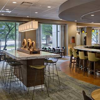24 Restaurants Near Van Andel Arena Opentable The Bistro Courtyard By Marriott Grand Rapids