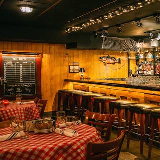 52 Restaurants Near Lincoln Park Zoo Opentable Crab Cellar