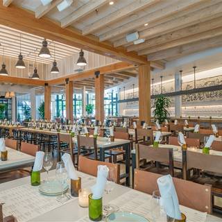 Sixty Vines - Uptown Dallas