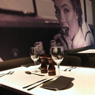 Casters Bar & Grill