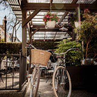 Adesso Bistro