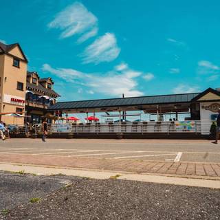 Elliot's Waterfront Dining & Bar