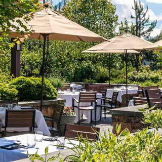 Cinnamon Bear Grille - Hilton Whistler Resort and Spa