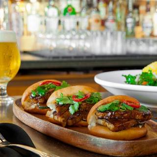 98 Restaurants Near Courtyard By Marriott Maui Kahului Airport Shearwater Tavern