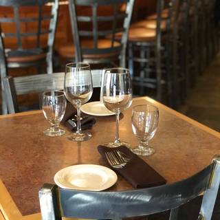 MT's Local Kitchen & Wine Bar