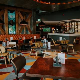 Clyde's Bar & Grill