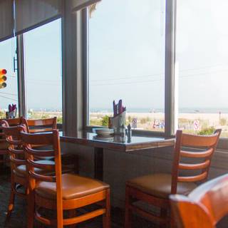 Iron Pier Crafthouse