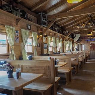 Festzelt Goldener Hahn