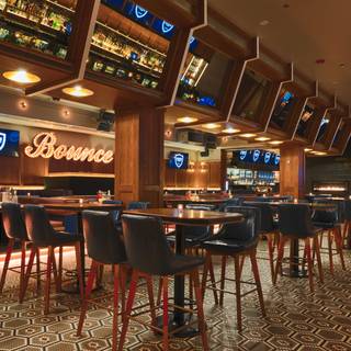 39 Restaurants Near Oak Street Chicago Illinois Opentable Bounce Sporting Club
