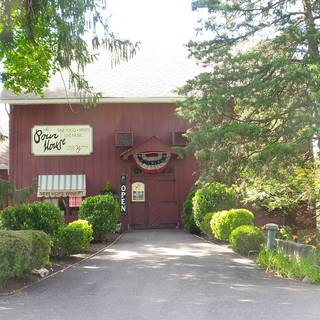 The Pour House at the New Hope Winery