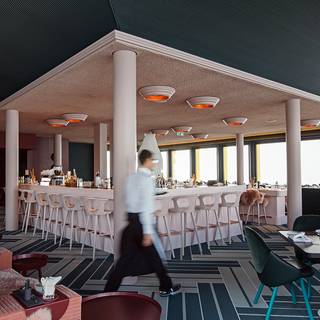 White Marmot Restaurant & Bar