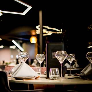 Honeycomb Bar & Restaurant