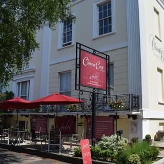 Joules Bar and Restaurant at Clarence Court Hotel