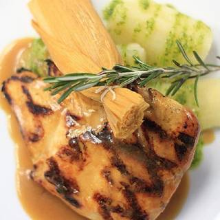Maderos Latin Grill & Bar
