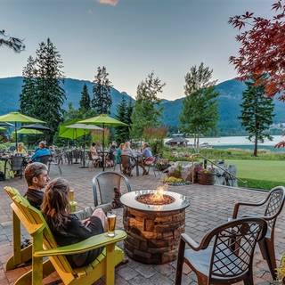 Table Nineteen Lakeside Eatery