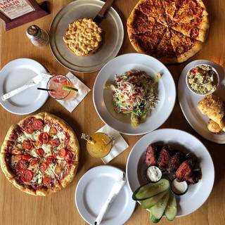 Detroit District - Mike's Pizza Bar