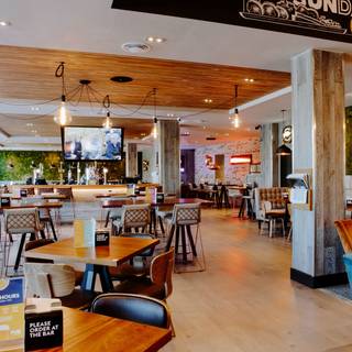 Village Pub & Grill - Village Hotel Chester St Davids
