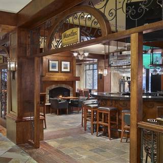 Mantles Restaurant & Lounge - Sun Peaks Grand