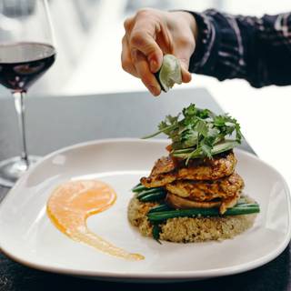 Restaurant Pick: Top Rated ($) near Art Gallery of Ontario