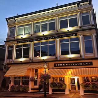Restaurant Pick: Top Rated ($) near Newport Blues Cafe