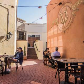 Restaurant Pick: Top Rated ($) near Santa Barbara Bowl