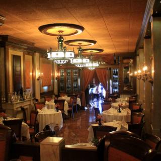 Restaurant Pick: Top Rated ($$) near Adventure Aquarium