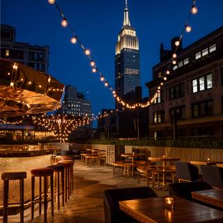 Une photo du restaurant Magic Hour Rooftop Bar & Lounge