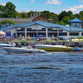 Fox River Brewing Waterfront Restaurant & Brewery