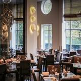 Cover image for Dinner by Heston Blumenthal