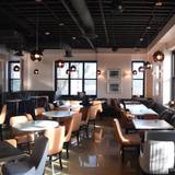 Cover image for Holman's Table