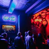 Cover image for Curio