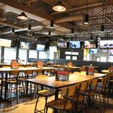 Cover image for John Max Sports and Wings - Lauzon