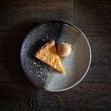 Cover image for Chapeau