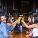 🍸𝗣𝗔𝗥𝗞 Distillery Cocktail Happy Hour Foto