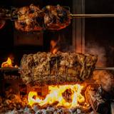 Hot, Hot, Heat! A Live Fire Spanish Wine Dinner Foto