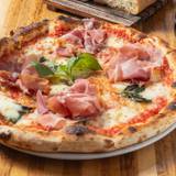 Cover image for Quattro