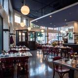 Cover image for Ellie's